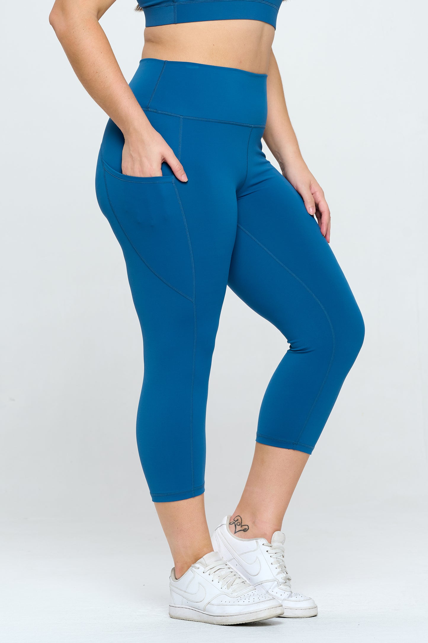 Buttery Soft High Waisted Capri Leggings with Pockets - Teal