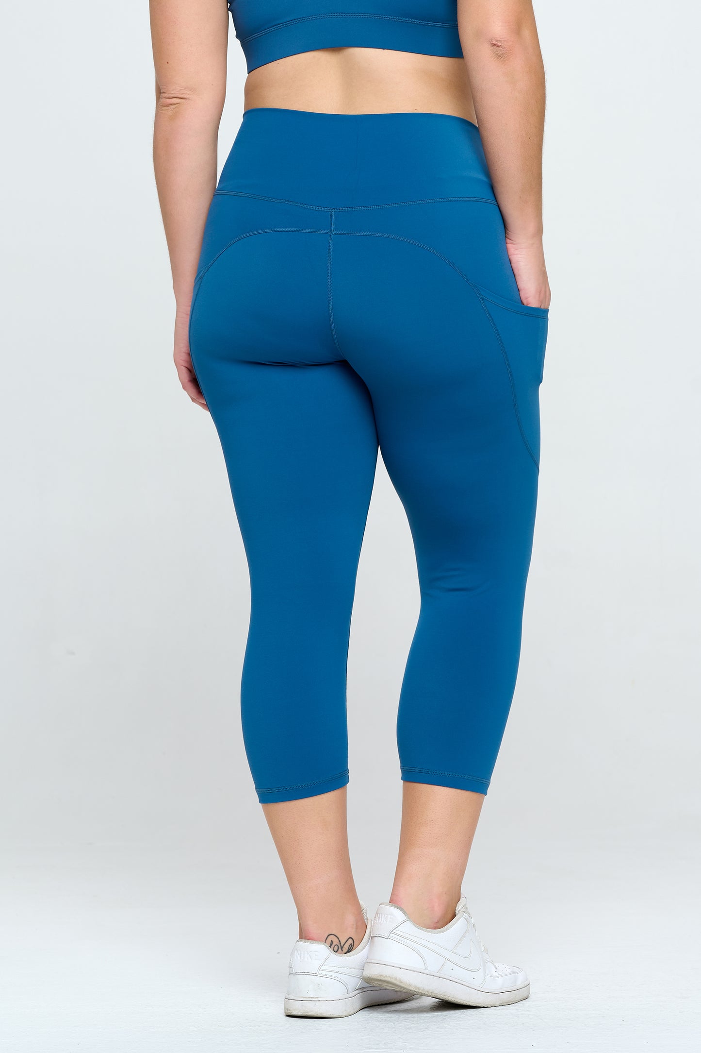 Buttery Soft High Waisted Capri Leggings with Pockets - Teal